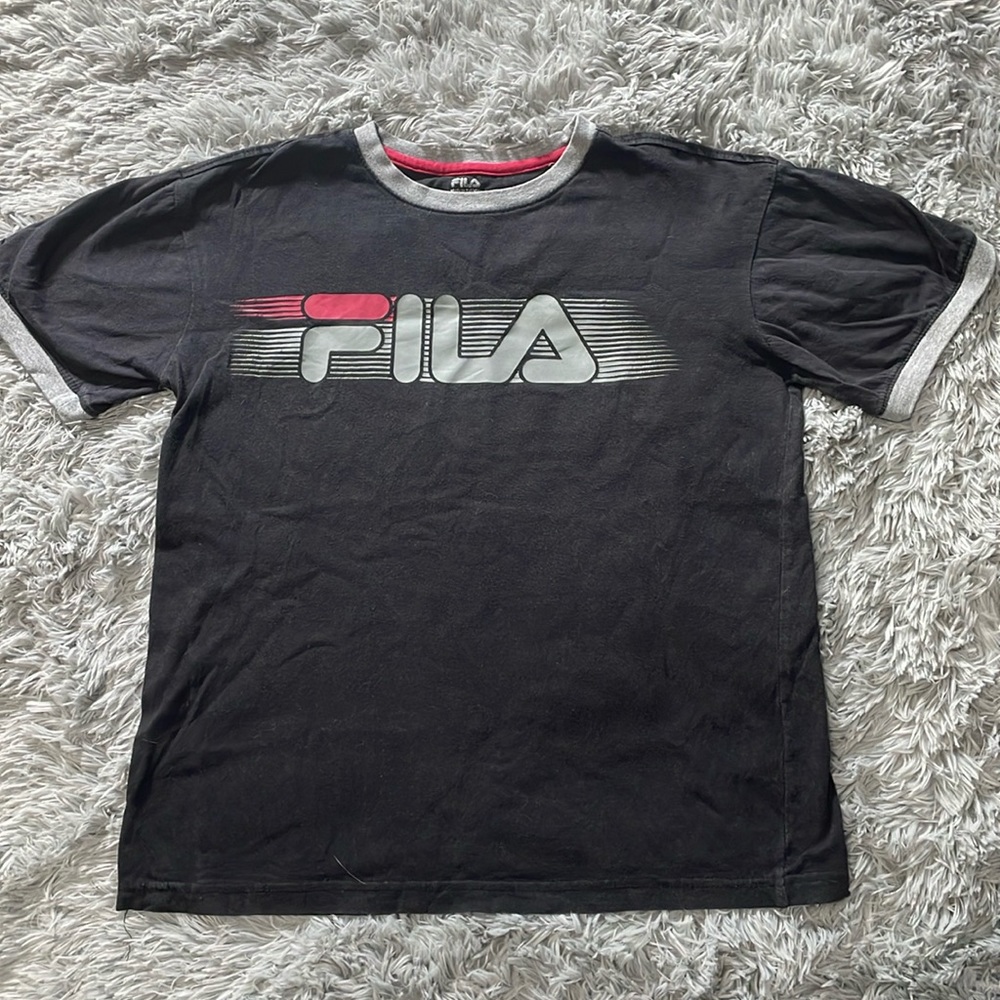 🖤VINTAGE FILA SHIRT❤️